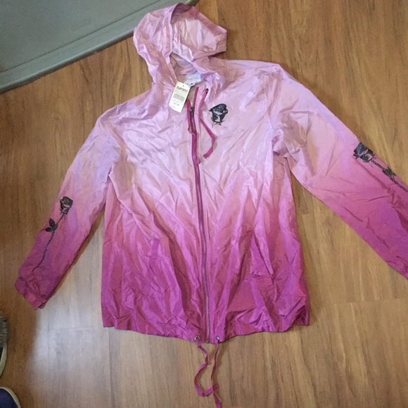 Windbreaker. - Picture 2 of 2